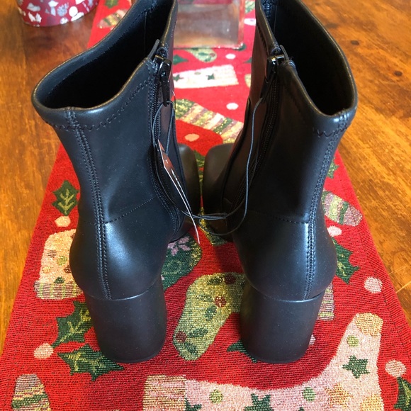 Women’s Black short boot size 8 - Picture 10 of 11